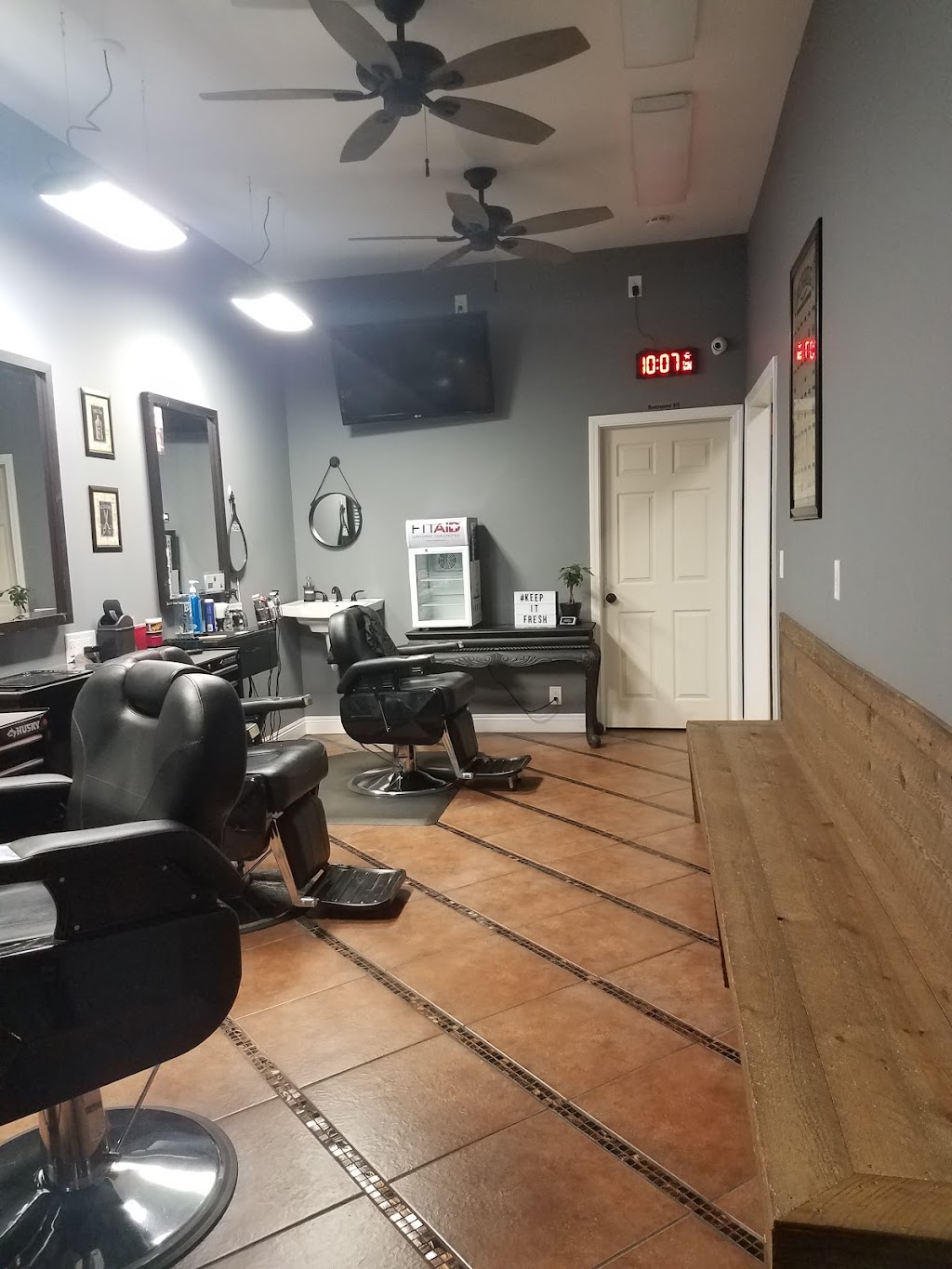 Romeros Barber & Beauty Shop | 4571 1/2, 2432, 4571 Whittier Blvd, East Los Angeles, CA 90022, USA | Phone: (323) 267-0274