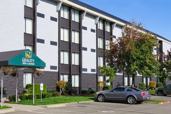 Quality Inn & Suites Everett | 101 128th St SE, Everett, WA 98208, USA | Phone: (425) 521-4020