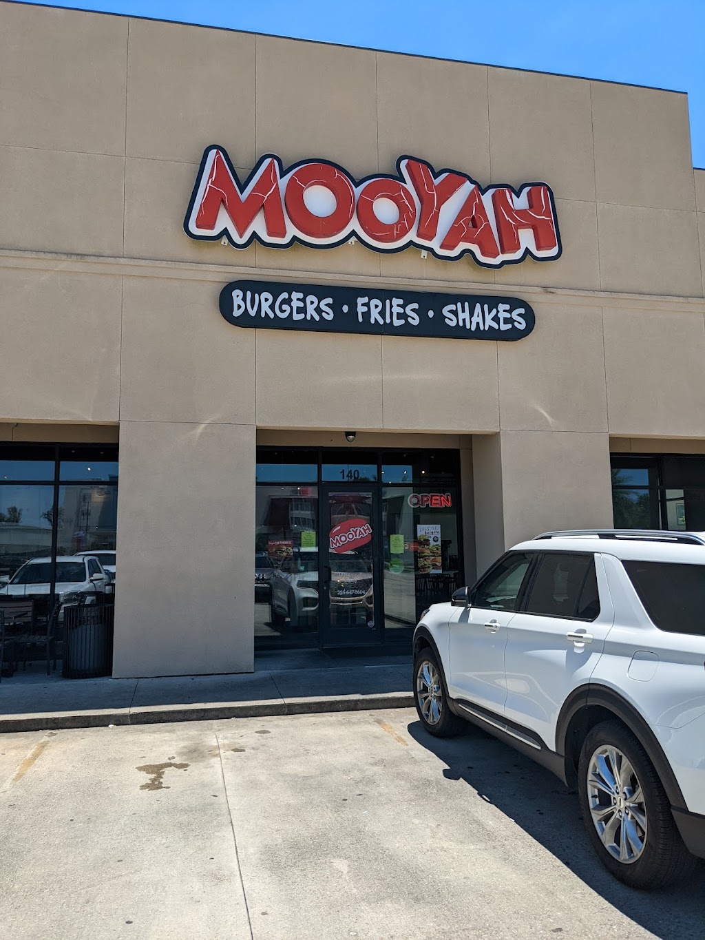 MOOYAH Burgers, Fries & Shakes | 2706 Cabelas Pkwy Ste 140, Gonzales, LA 70737, USA | Phone: (225) 390-1062