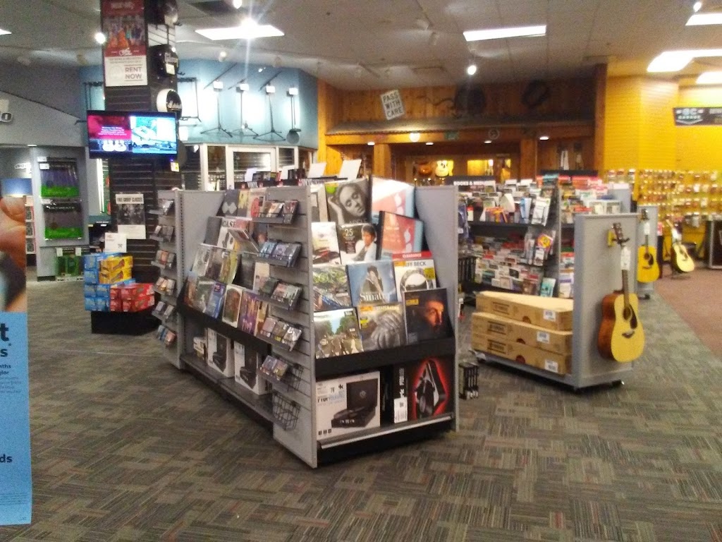 Guitar Center | 384 Mall Blvd, Monroeville, PA 15146, USA | Phone: (412) 372-8800