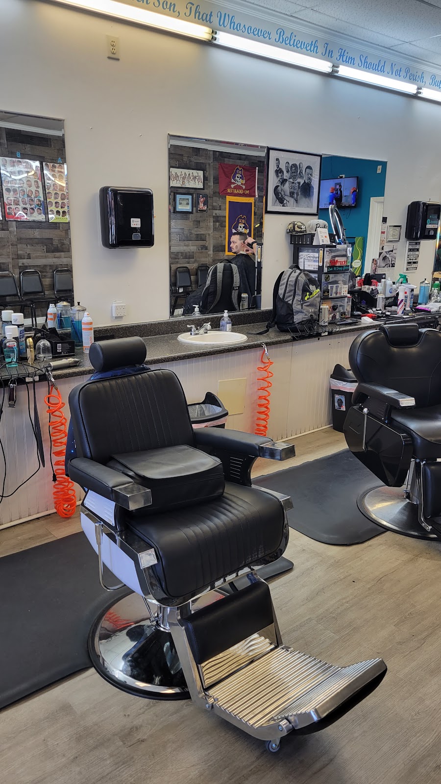 Simply Blessed Barber and Beauty | 2531 Eastchester Dr #108, High Point, NC 27265, USA | Phone: (336) 307-3431