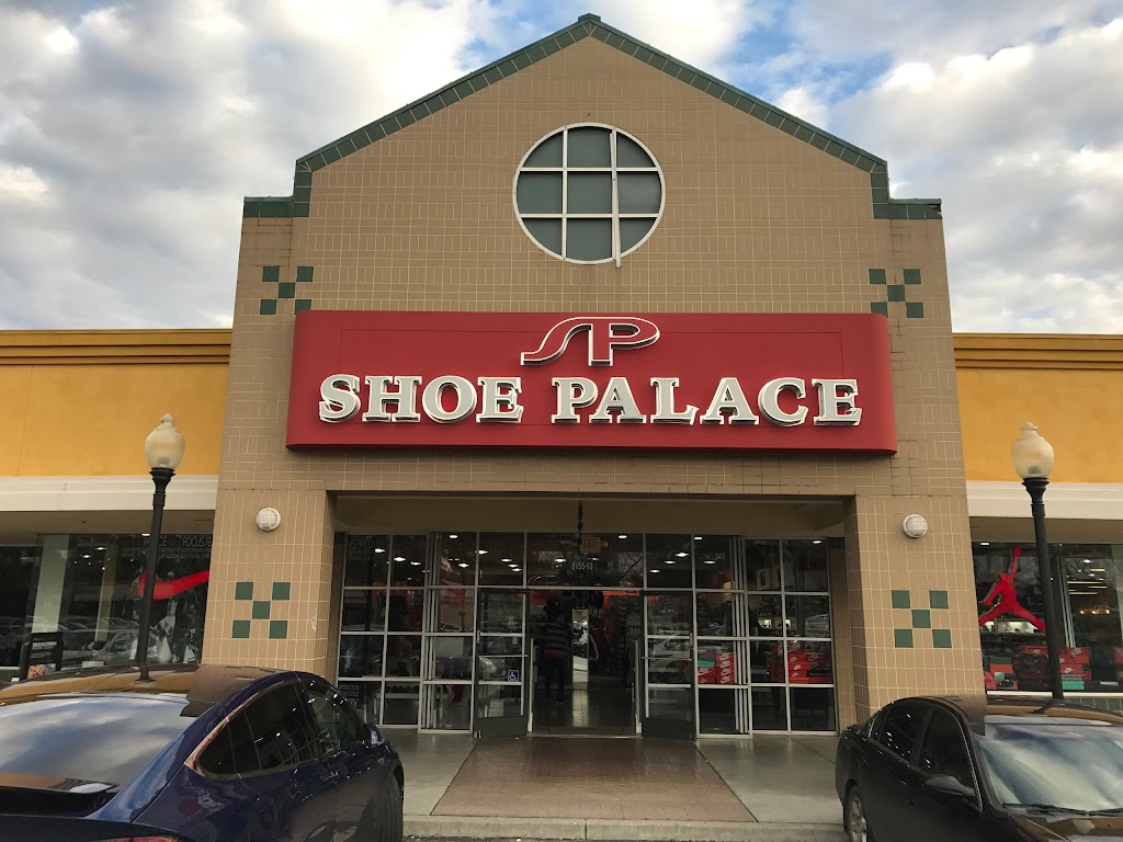 Shoe Palace | 8155 Arroyo Cir A-013, Gilroy, CA 95020, USA | Phone: (408) 842-1115