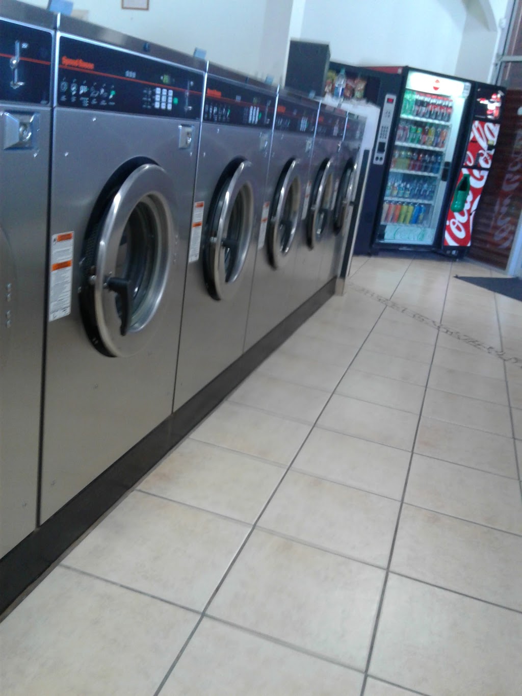 Del Angel Laundromat | 400 Nonap Rd, El Paso, TX 79928, USA | Phone: (915) 852-3303