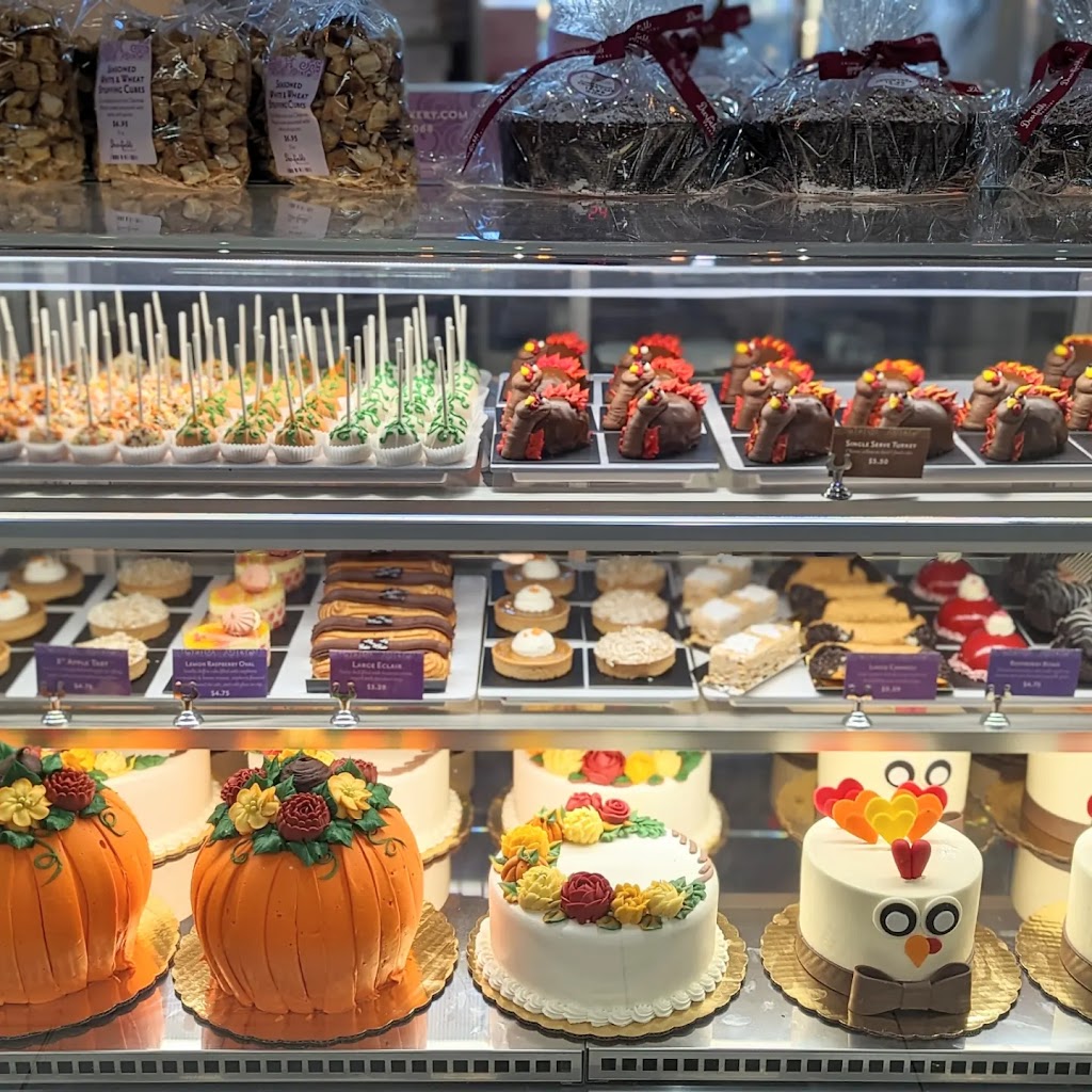 Deerfields Bakery - Buffalo Grove | 201 N Buffalo Grove Rd, Buffalo Grove, IL 60089, USA | Phone: (847) 520-0068