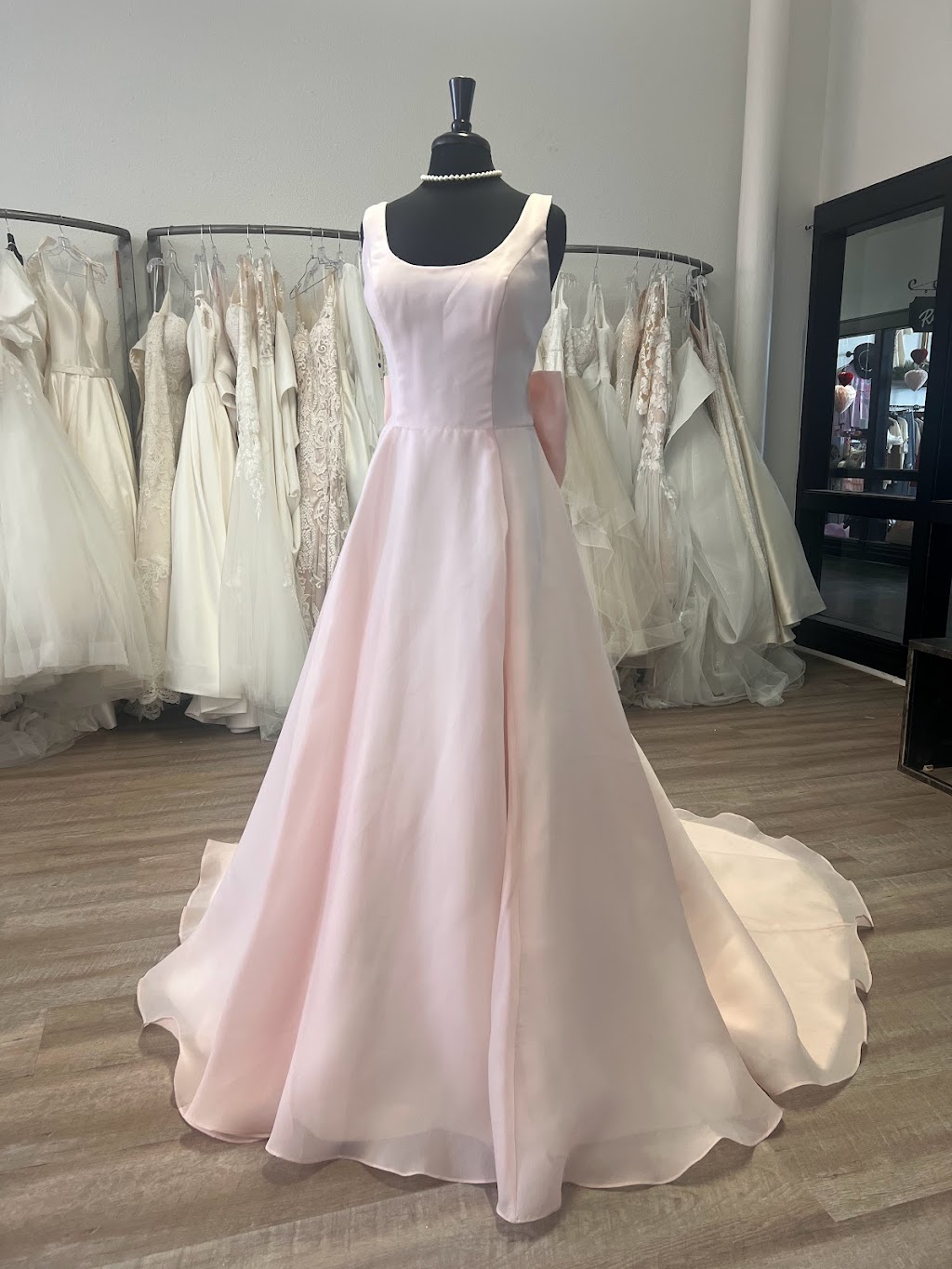 LeAnn’s Bridal | 101 E Main St suite 107, Denison, TX 75021, USA | Phone: (903) 464-3348