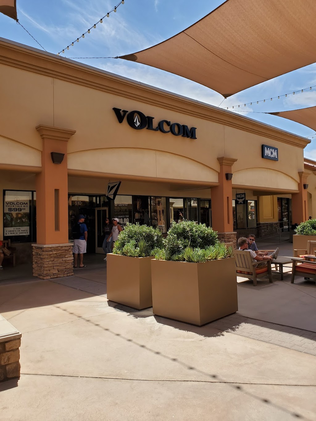 Volcom Outlet | 48400 Seminole Dr STE 510, Cabazon, CA 92230, USA | Phone: (951) 849-8309