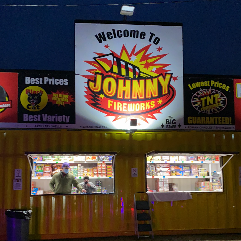 Johnny Fireworks Benbrook | 14290 US-377, Fort Worth, TX 76126, USA | Phone: (682) 900-6781