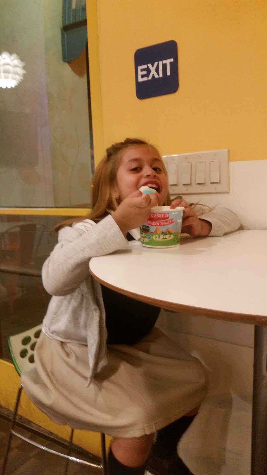 Tutti Frutti Frozen Yogurt | 1702 N Bristol St #G, Santa Ana, CA 92706, USA | Phone: (714) 953-7500