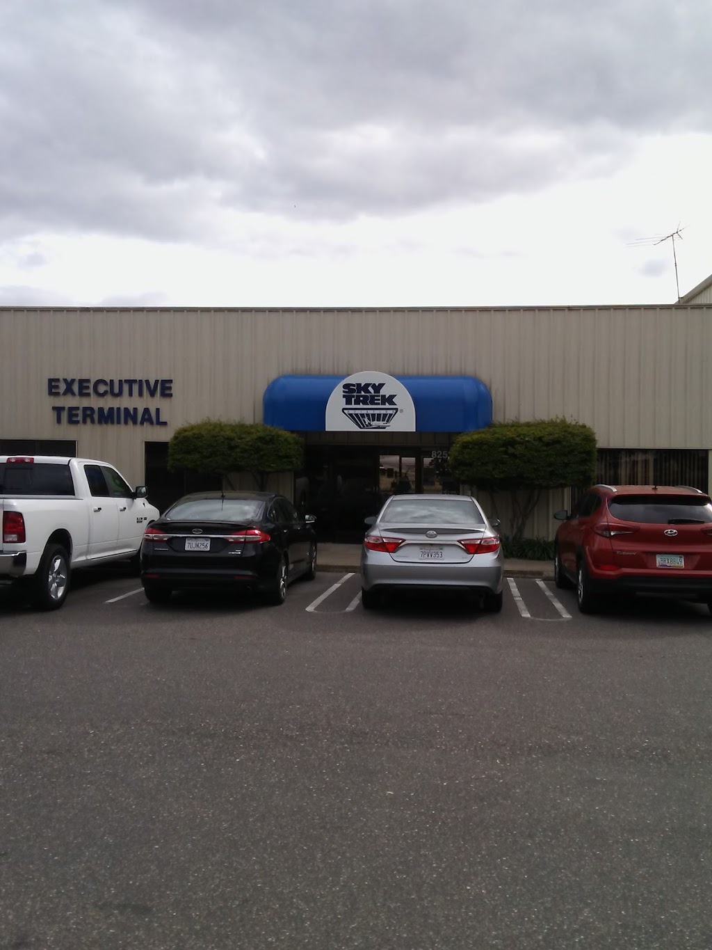 Modesto City–County Airport | 617 Airport Way, Modesto, CA 95354, USA | Phone: (209) 577-5318