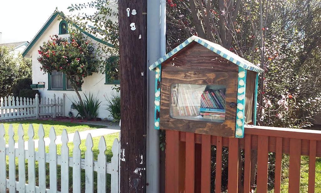 Little Free Community Library East Hermosa | 1221 10th St, Hermosa Beach, CA 90254, USA | Phone: (310) 489-1317