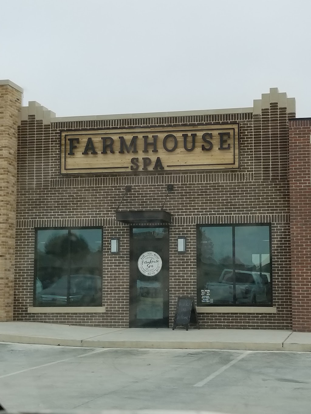 Farmhouse Spa Moore Oklahoma | 2100 N Eastern Ave Suite 6, Moore, OK 73160, USA | Phone: (405) 361-2097