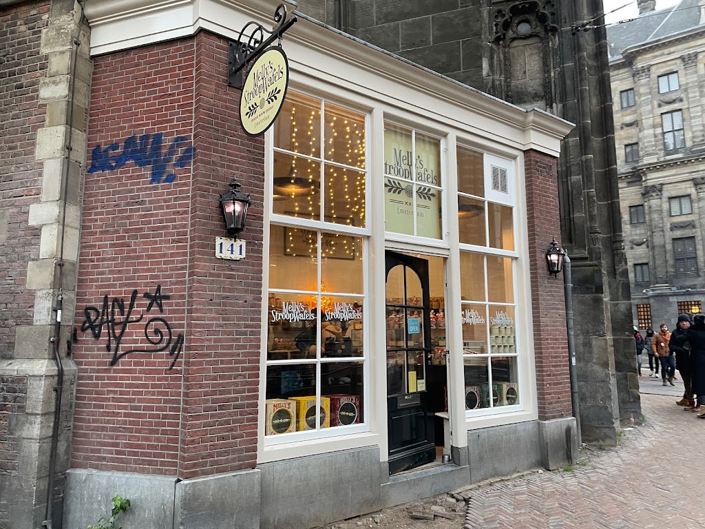 Mellys Cookies Bar | Nieuwezijds Voorburgwal 137, 1012 RJ Amsterdam, Netherlands | Phone: 020 423 4797