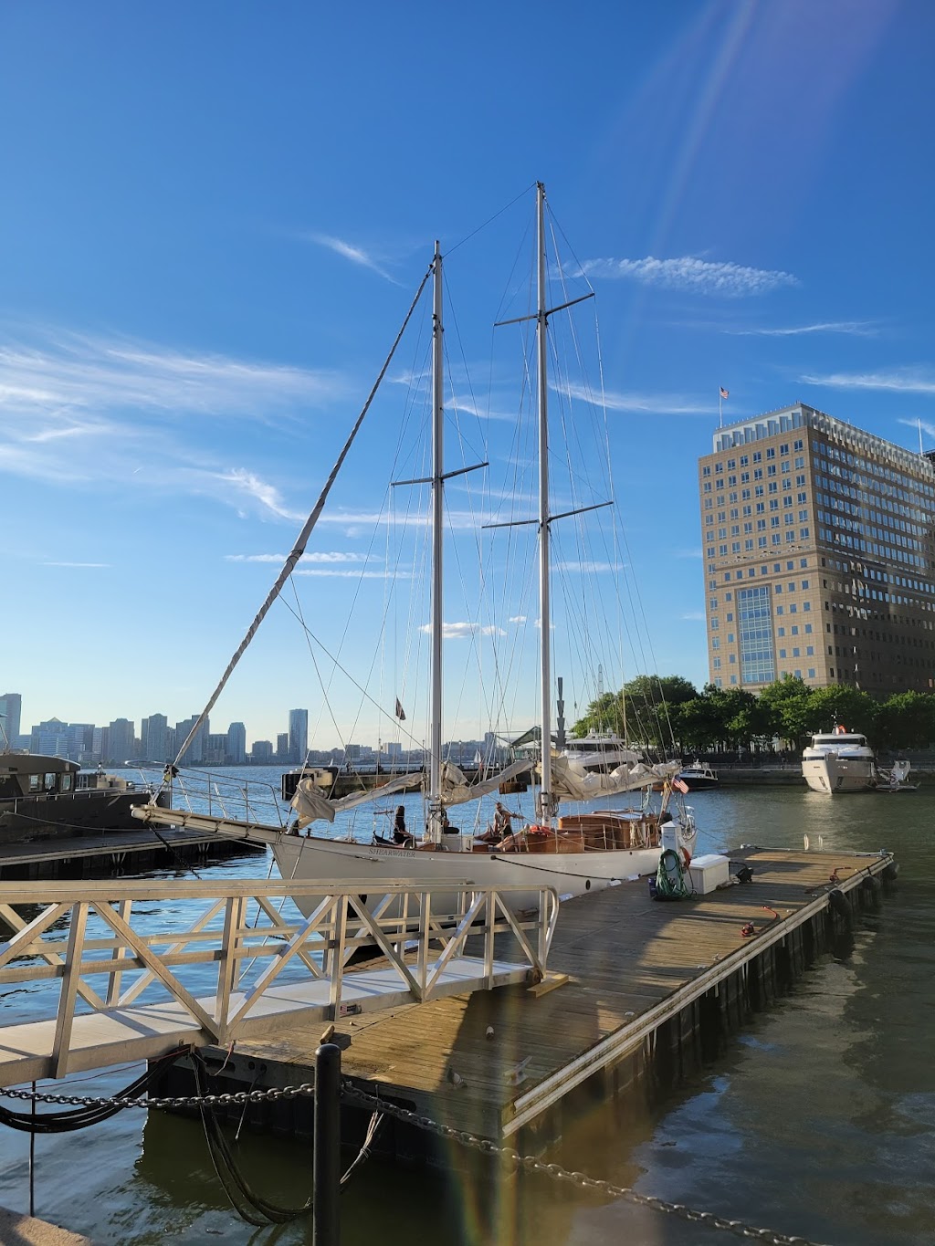 Shearwater Classic Schooner | North Cove Marina at Brookfield Place, New York, NY 10280, USA | Phone: (212) 619-6900