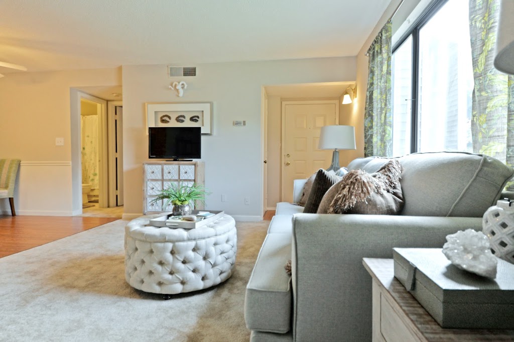 The Hamptons at Country Park Apartment Homes | 4515 Lawndale Dr, Greensboro, NC 27455, USA | Phone: (336) 282-0735