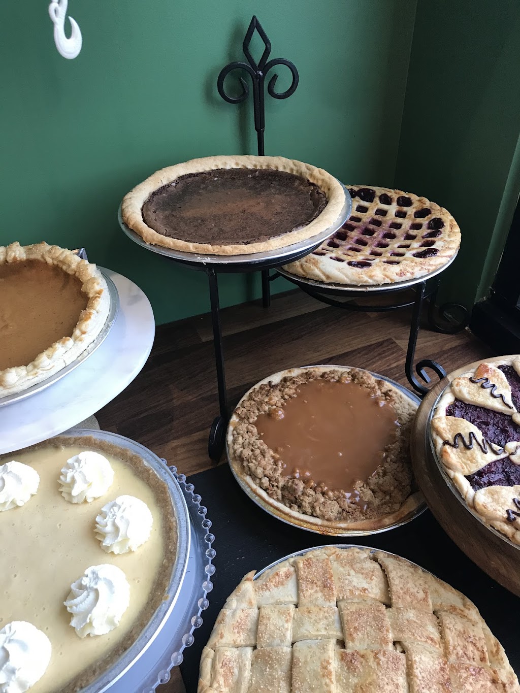 Kiwi Pie Shop | 4548 Eisenhower Ave, Alexandria, VA 22304, USA | Phone: (703) 988-4800