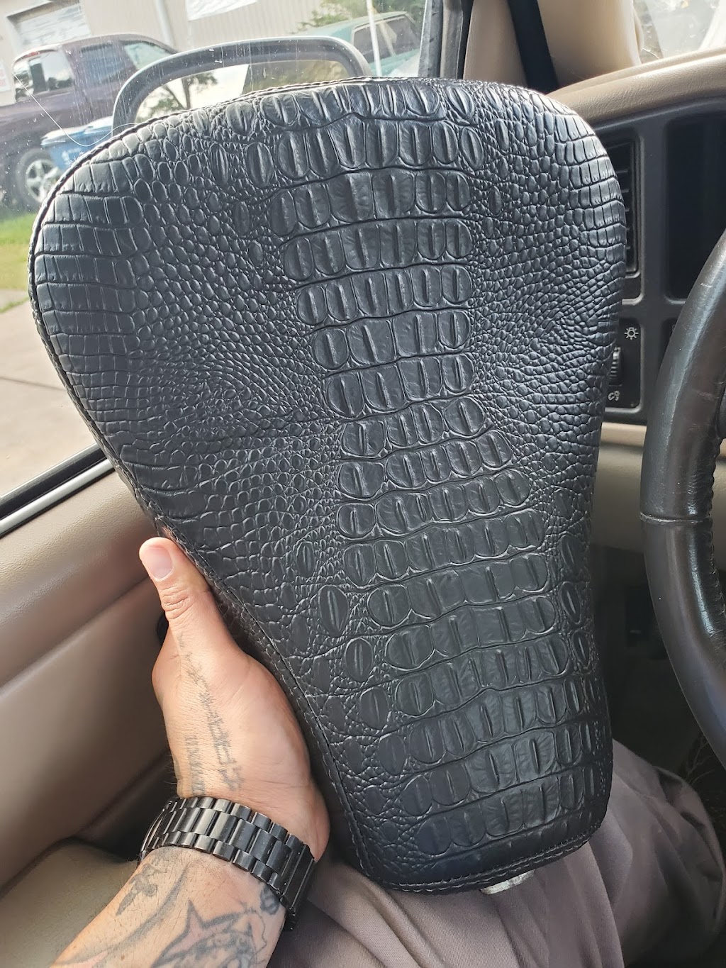 Meza Upholstery | 2019 Avenue M, Rosenberg, TX 77471, USA | Phone: (281) 344-0290