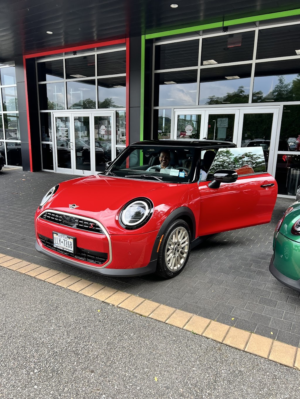 Ray Catena MINI of Westchester | 543 Tarrytown Rd Driveway 3, White Plains, NY 10607, USA | Phone: (877) 225-9704