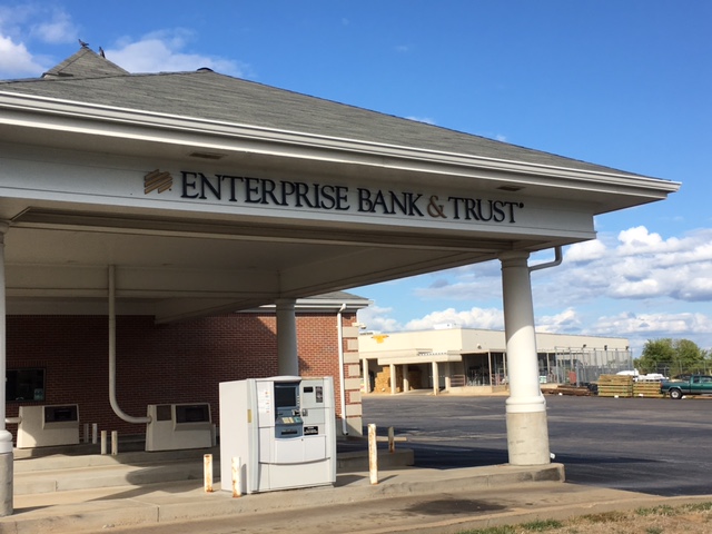 Enterprise Bank & Trust | 121 Jefferson Square, DeSoto, MO 63020, USA | Phone: (636) 337-3636