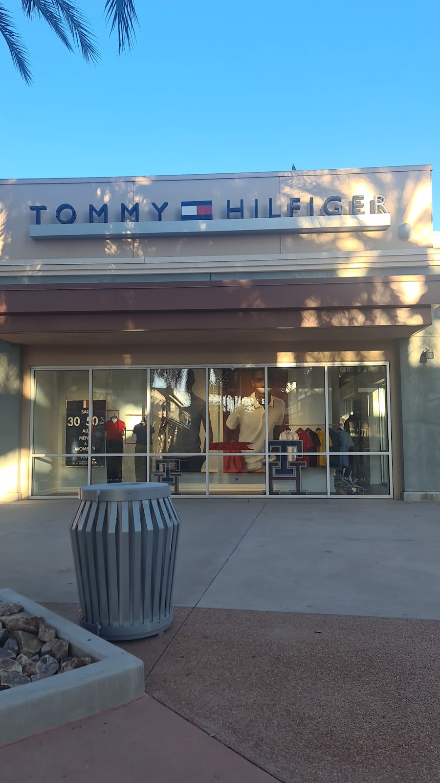 Tommy Hilfiger | 6401 Marana Center Blvd Ste 225, Tucson, AZ 85742, USA | Phone: (520) 686-5671