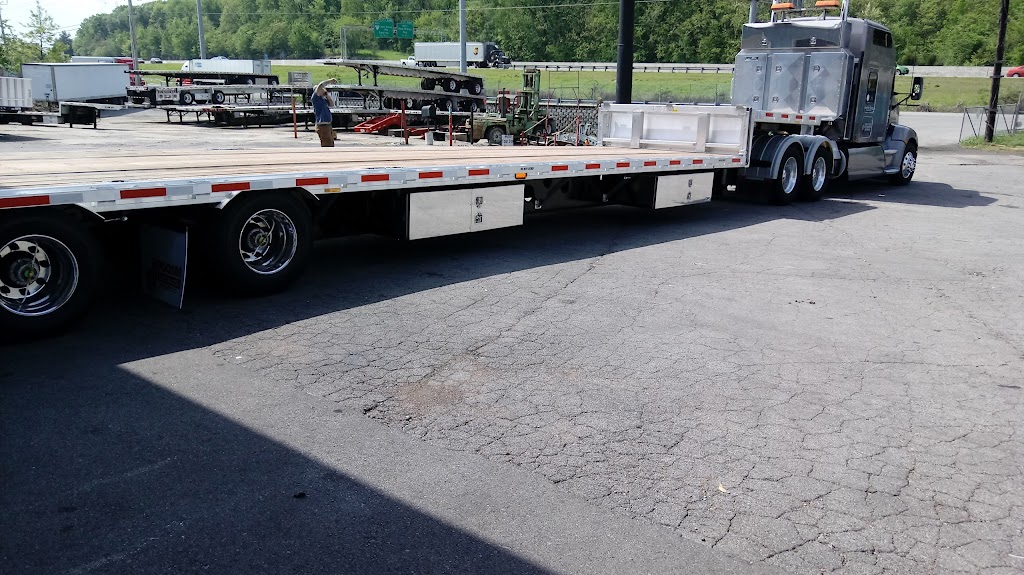 Walkers Trailer Sales LLC | 445 Industrial Blvd, La Vergne, TN 37086, USA | Phone: (615) 641-6655