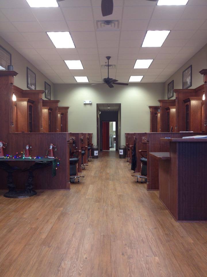 Roosters Mens Grooming Center | 2500 Cross Timbers Rd STE 140, Flower Mound, TX 75028, USA | Phone: (972) 874-2000