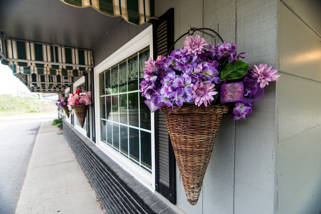 Chandersons Steak & Seafood | 11851 NY-16, Delevan, NY 14042, USA | Phone: (716) 492-1331