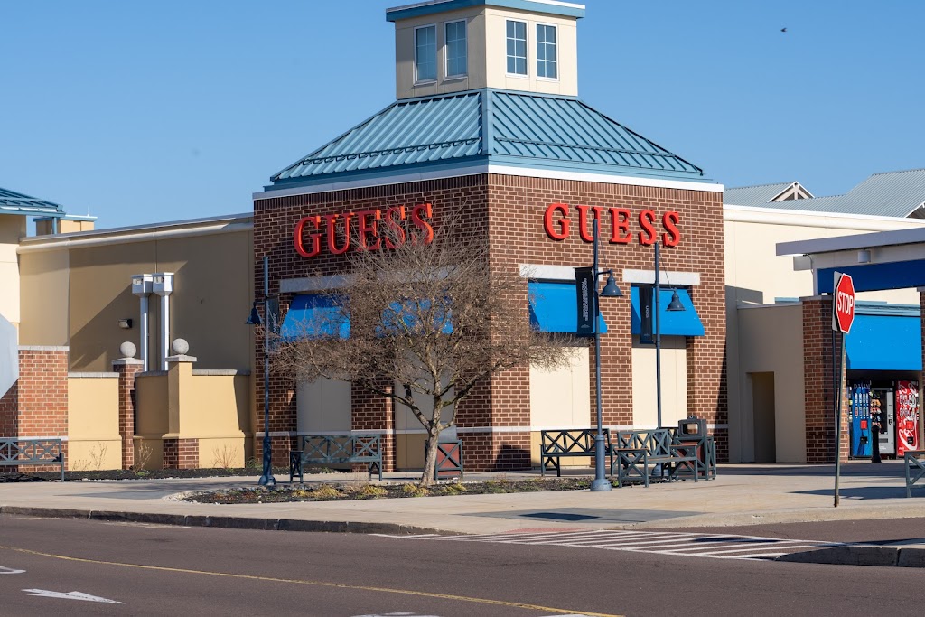 GUESS Factory | 18 W Lightcap Rd Suite 201, Pottstown, PA 19464, USA | Phone: (610) 970-1826