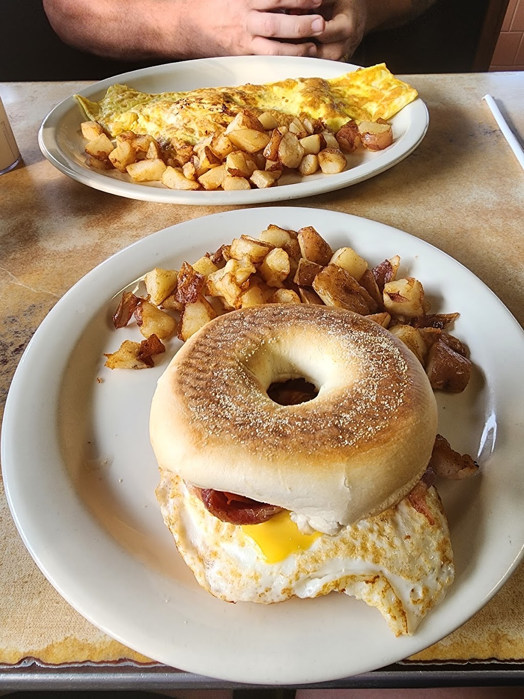 Exmore Diner | 4264 Main St, Exmore, VA 23350, USA | Phone: (757) 442-2313