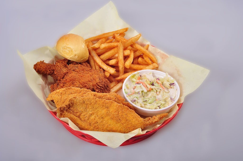 Louisiana Famous Fried Chicken & Seafood | 2605 Main St, La Marque, TX 77568, USA | Phone: (409) 359-3228