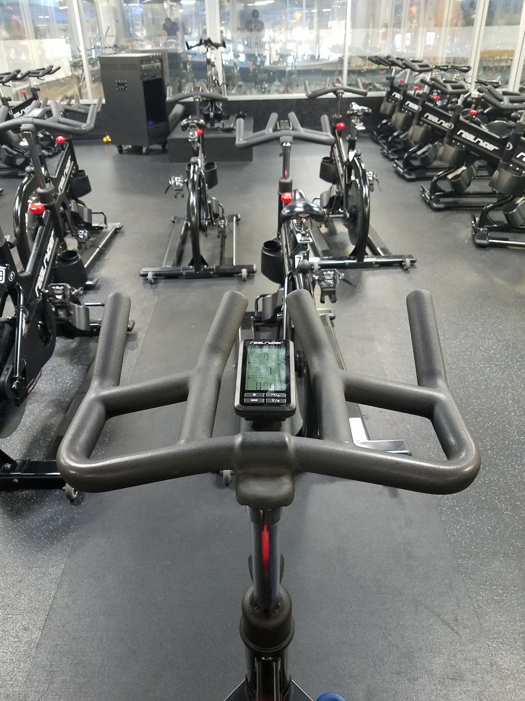 Crunch Fitness - Northridge | 10155 Reseda Blvd, Northridge, CA 91324, USA | Phone: (818) 435-7545