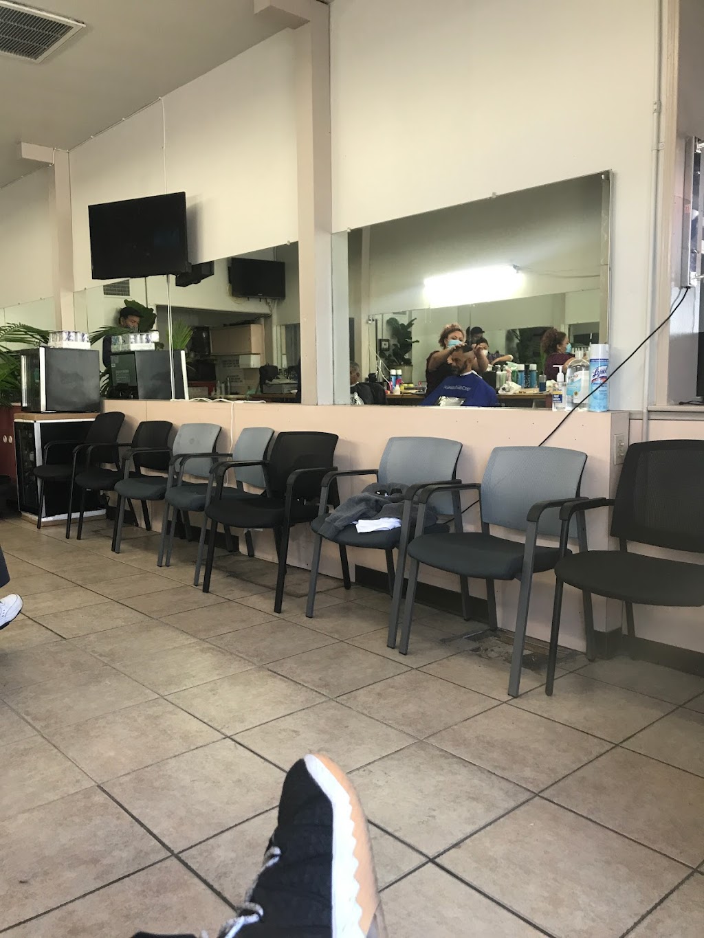 Cavazos Barber Shop | 5924 Whittier Blvd, East Los Angeles, CA 90022, USA | Phone: (323) 269-6659