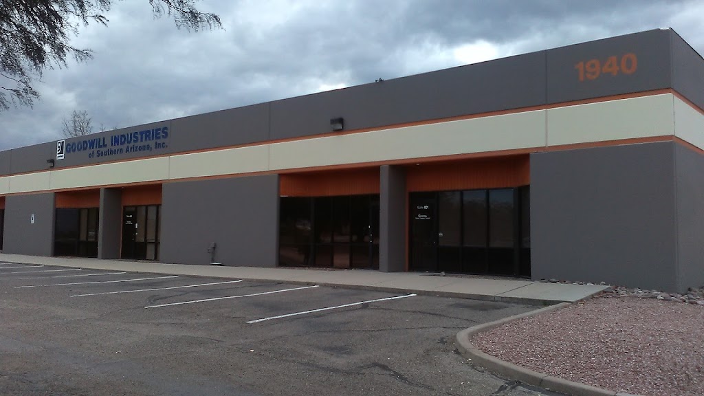 Goodwill Outlet Store And Donation Center | 1770 S Cherrybell Stra, Tucson, AZ 85713, USA | Phone: (520) 623-5879
