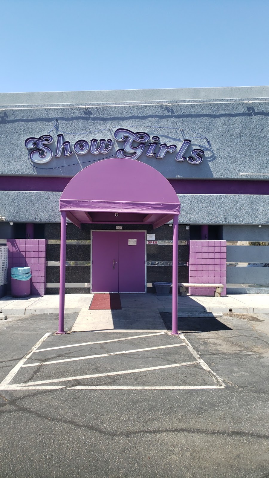 Ultimate Showgirls Gentlemen’s Club | 17415 Catalpa St, Hesperia, CA 92345, USA | Phone: (442) 267-9008