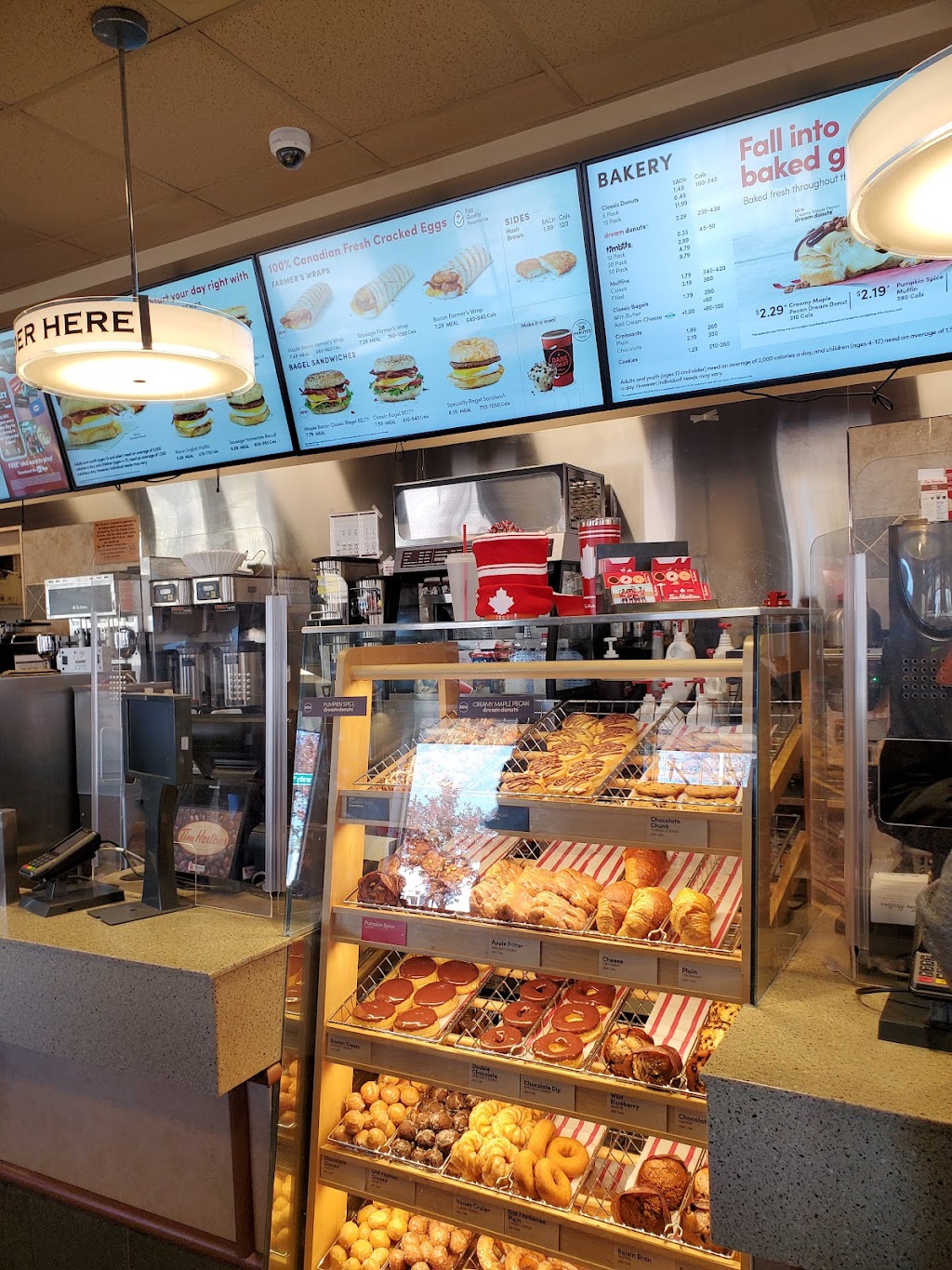 Tim Hortons | 525 University Ave W, Windsor, ON N9A 5R4, Canada | Phone: (519) 253-0012