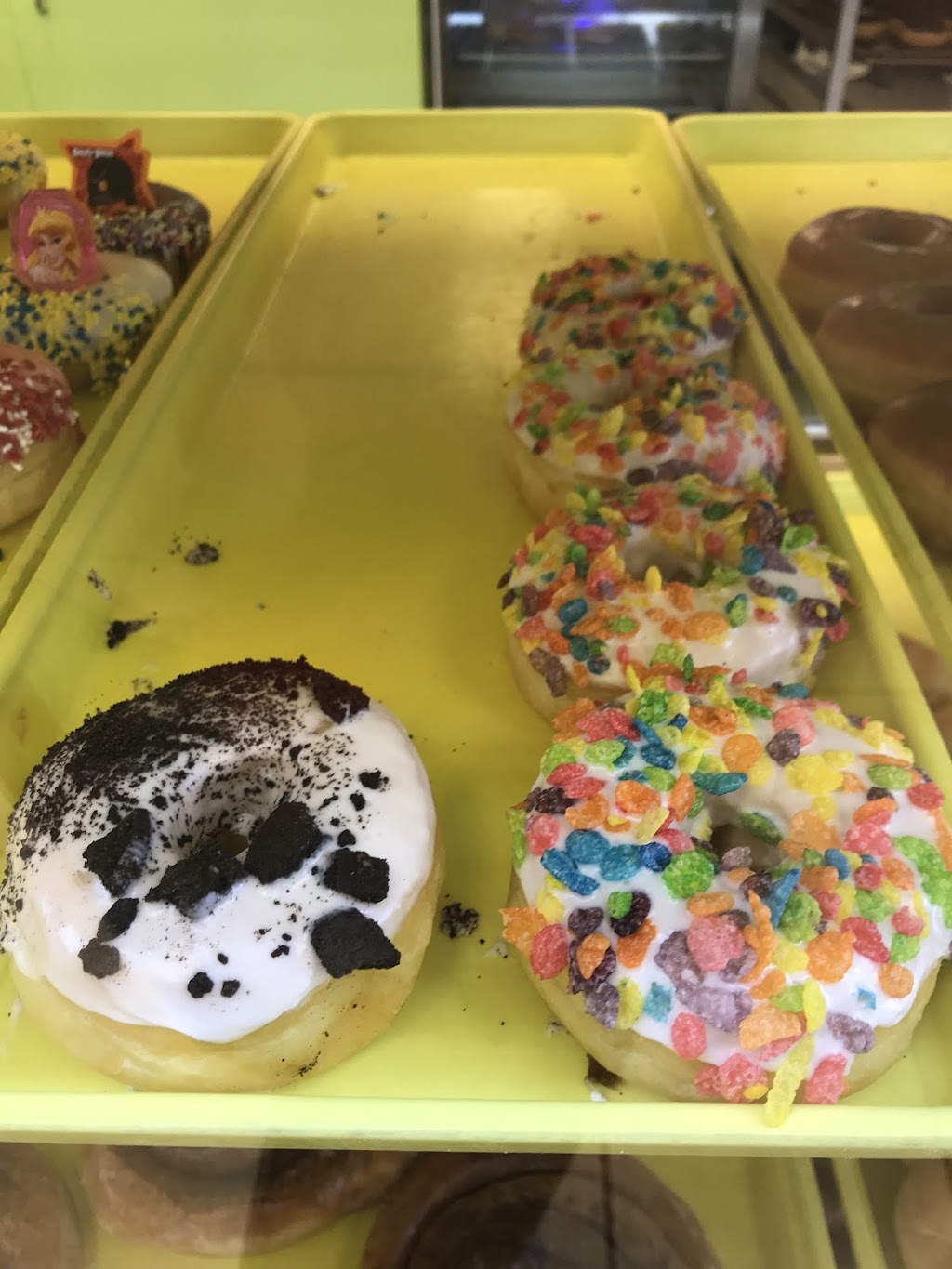 Donut House | 1114 Fort Worth Dr, Denton, TX 76205, USA | Phone: (940) 382-0273