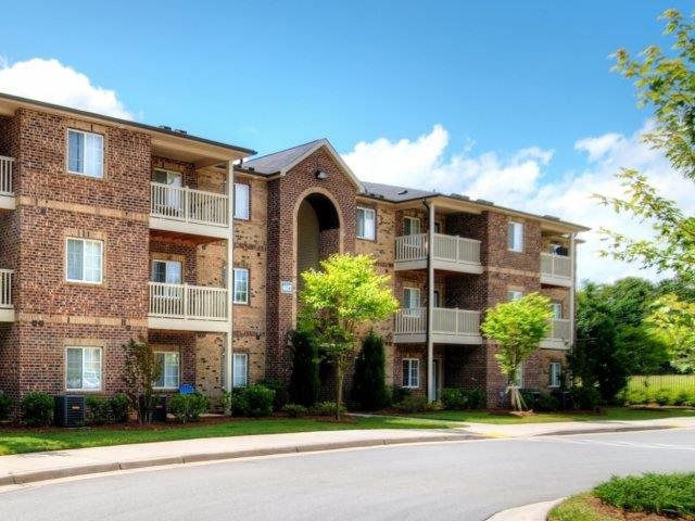 Hayleigh Village Apartments | 4020 Eight Belles Ln, Greensboro, NC 27410, USA | Phone: (336) 790-5484