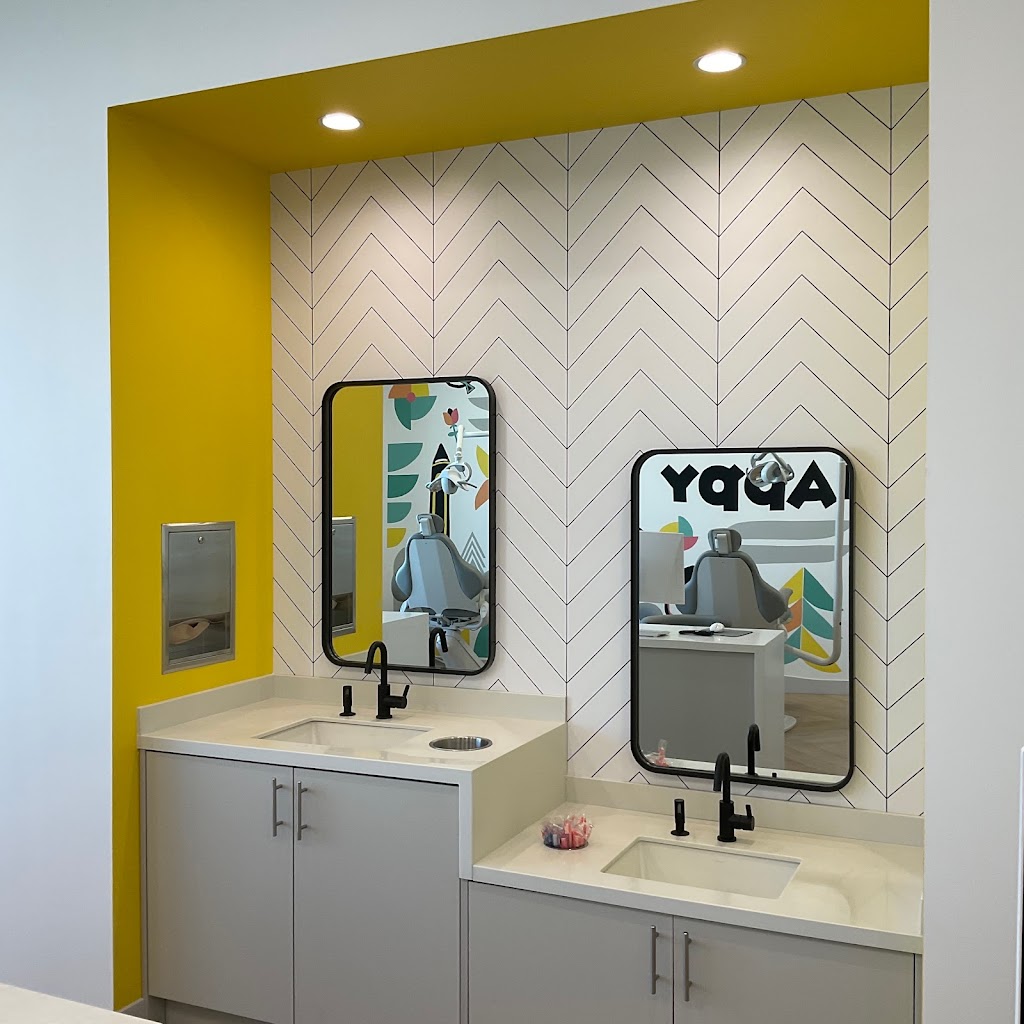 Hello Kids Dental | 6630 Foothill Blvd, Tujunga, CA 91042, USA | Phone: (818) 962-6611