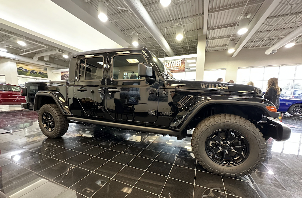 Wolfchase Chrysler Dodge Jeep Ram | 8170 US-64, Bartlett, TN 38133, USA | Phone: (901) 460-3985