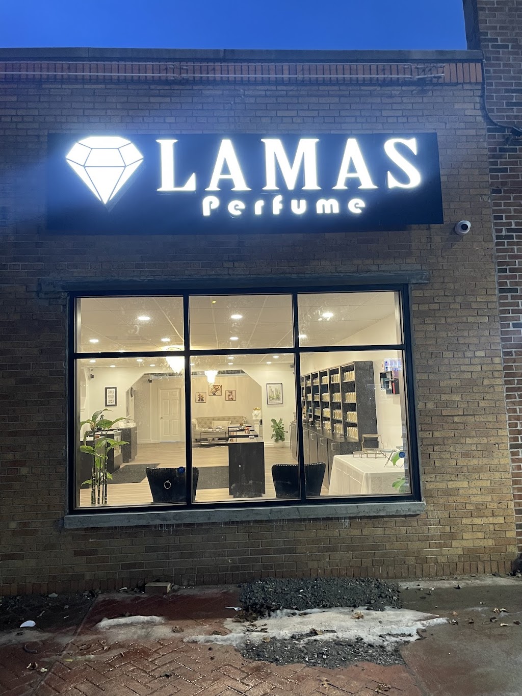 Lamas Perfume | 15301 W Warren Ave, Dearborn, MI 48126, USA | Phone: (313) 888-3113