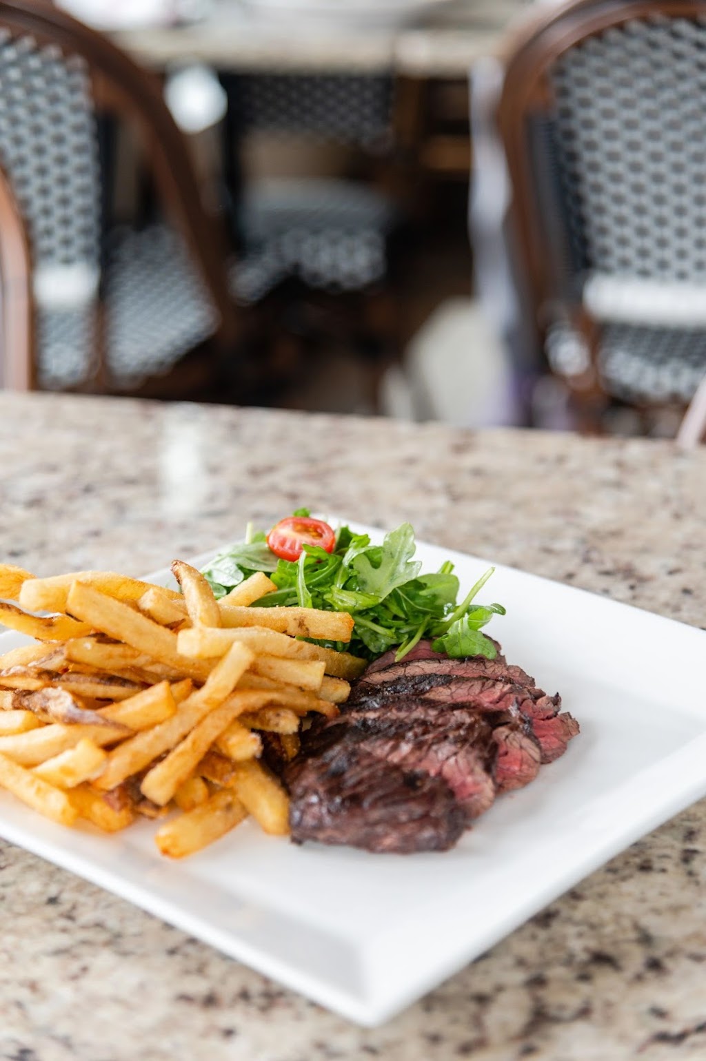 Bastille Brasserie & Bar | 606 N Fayette St, Alexandria, VA 22314, USA | Phone: (703) 519-3776