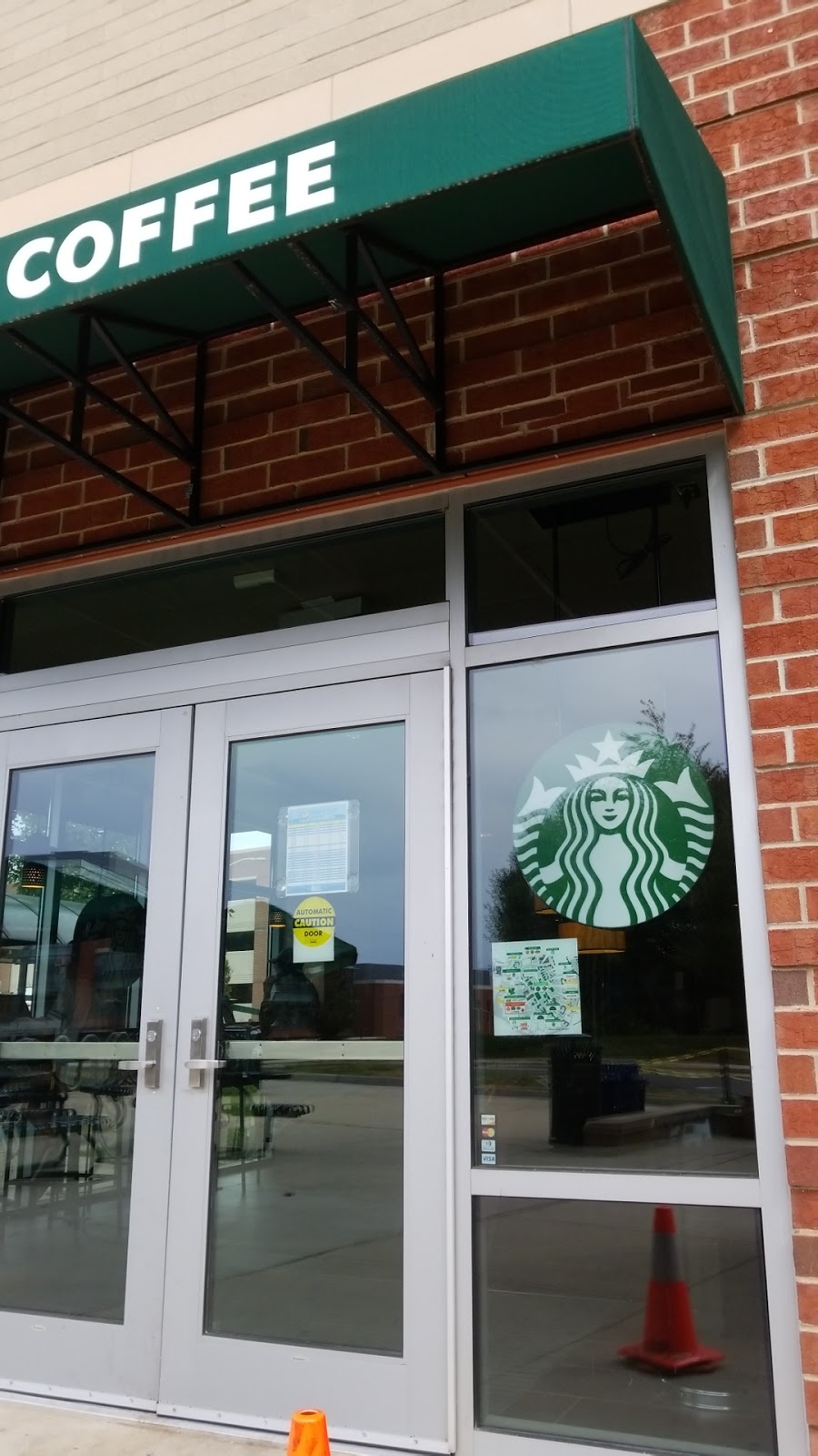 Starbucks | 4401 University Dr, Fairfax, VA 22030, USA | Phone: (703) 993-5065