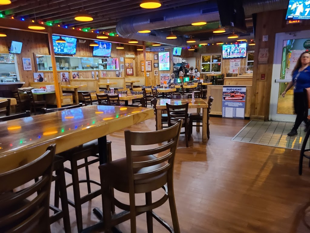 Hooters | 4125 4th St N, St. Petersburg, FL 33703, USA | Phone: (727) 822-6178