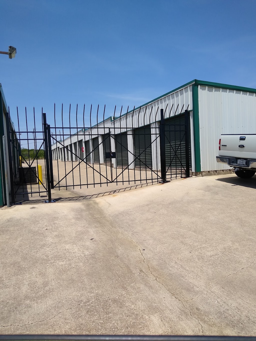 Burleson Storage | 735 E Renfro St, Burleson, TX 76028 | Phone: (817) 426-1455