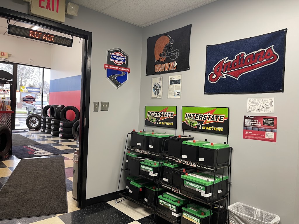 Dans "American" Tire | 4570 Tuscarawas St W, Canton, OH 44708, USA | Phone: (330) 477-2524