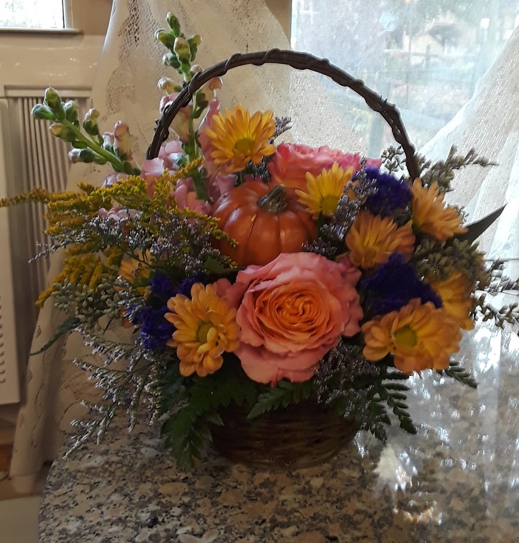 Hughes Gathering of Flowers | 415 W South St, Shelbyville, IN 46176, USA | Phone: (317) 421-0091