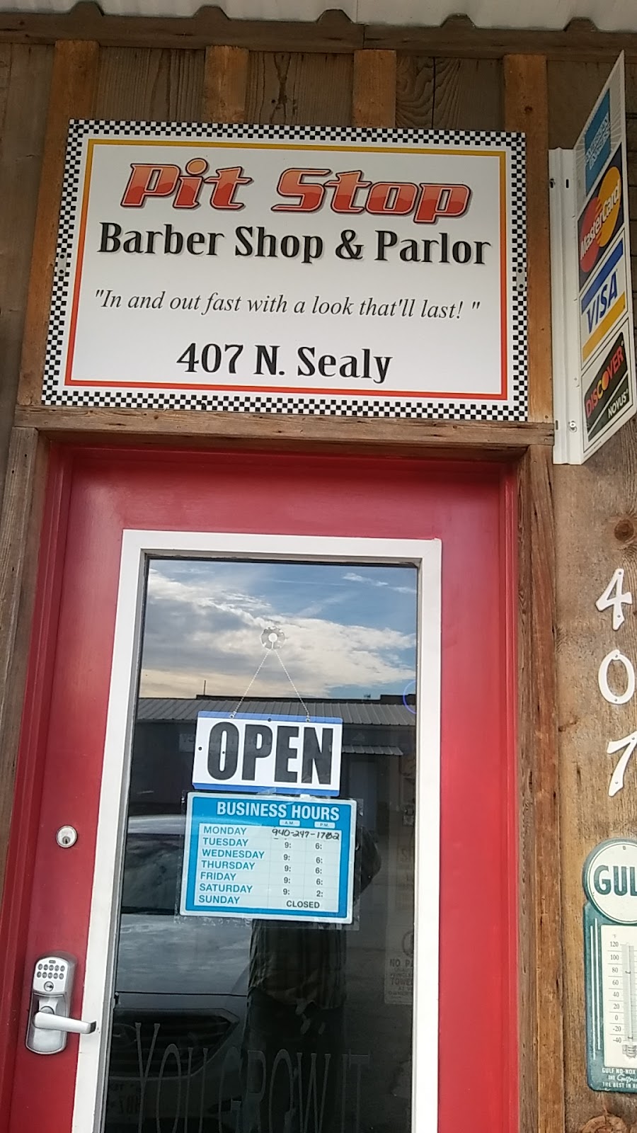 Pit Stop Barber Shop & Parlor | 407 N Sealy Ave, Justin, TX 76247, USA | Phone: (817) 475-5013