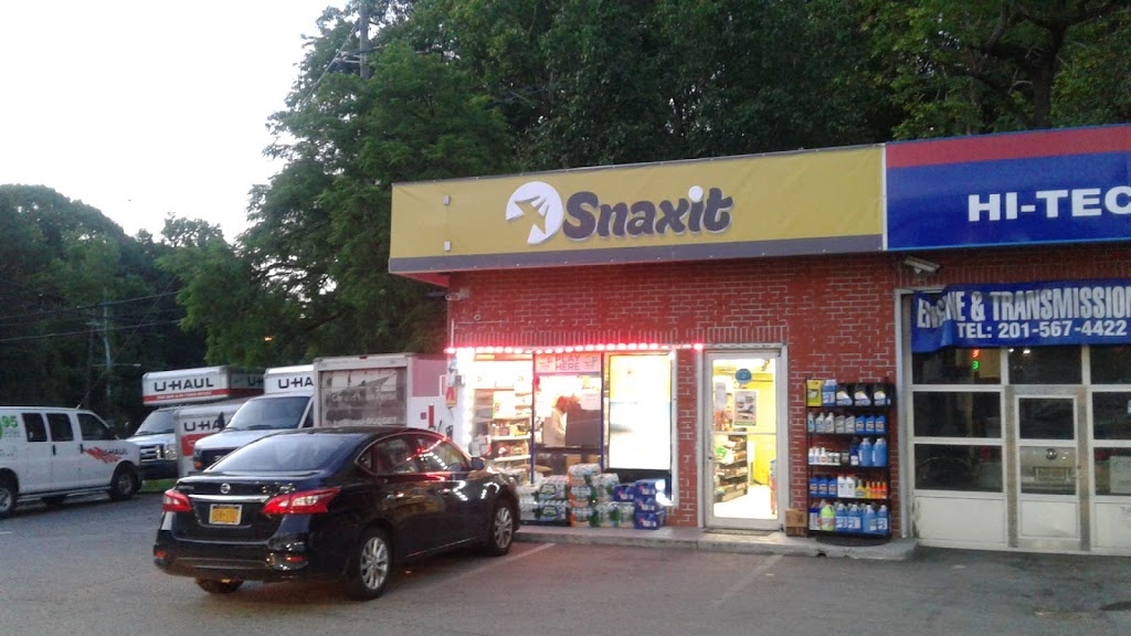 Snaxit | 475 Rte 4 west, Englewood, NJ 07631, USA | Phone: (201) 731-3049