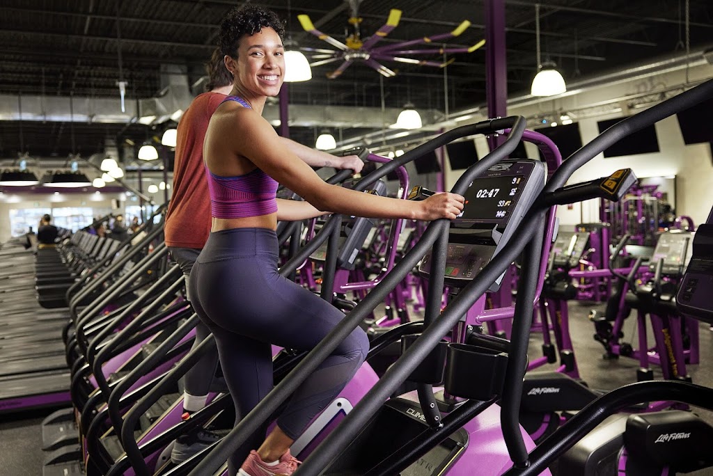 Planet Fitness | 6483 Center Grove Rd, Edwardsville, IL 62025, USA | Phone: (618) 307-9491