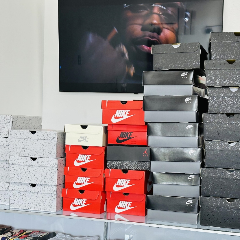 Snkr Bar Detroit | 221 Middlebelt Rd, Garden City, MI 48135, USA | Phone: (734) 441-2276