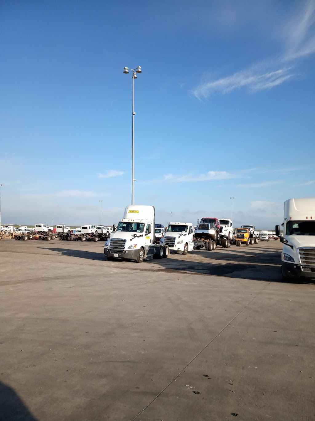 Auto Truck Transport USA LLC | 1202 Carriers Dr, Laredo, TX 78045, USA | Phone: (956) 712-8588